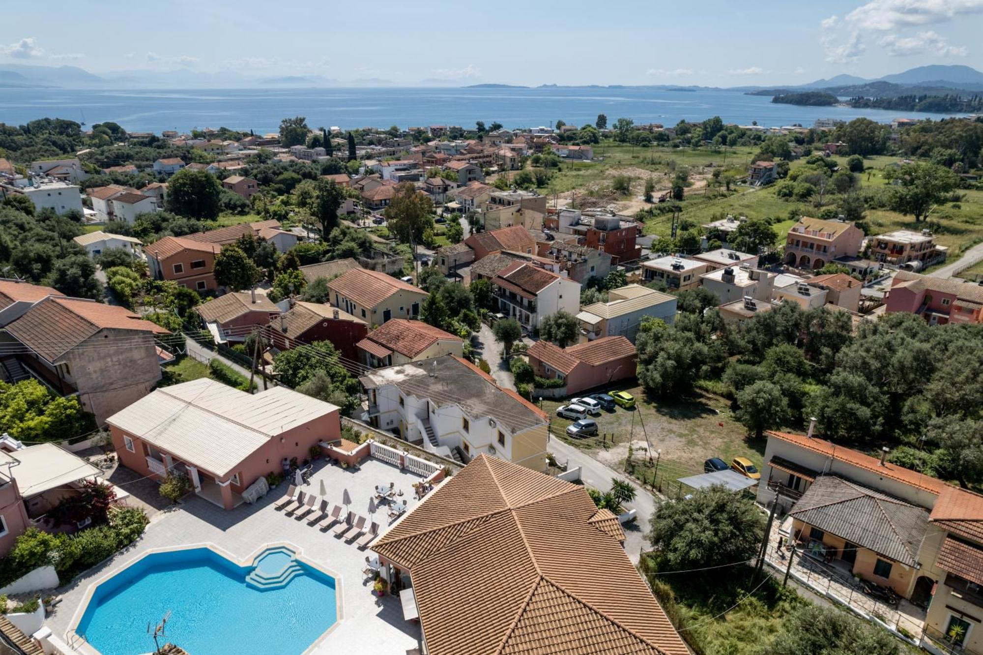 Paradiso Hotel Sea View And Pool Suites Ipsos Corfu Bagian luar foto